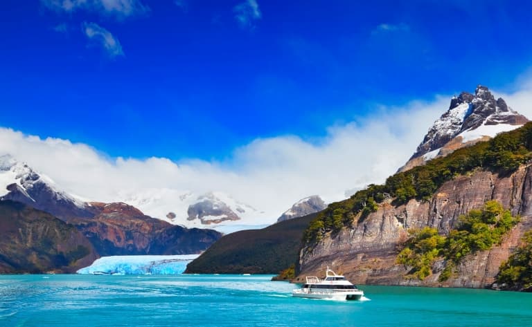 Entre glaciers et montagnes